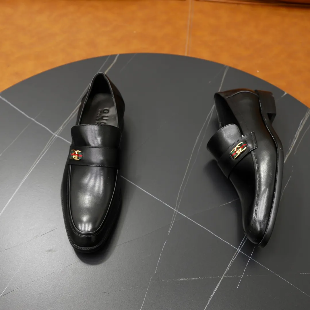 Men's shoes: 250🙅‍♂️🙅‍♂️🙅‍♂️Niuli Brand: GUCCI Size: 38-44 (45 can be customized) Level: Counter classic Material: Original soft cowhide upper Comfortable cowhide lining Original lightweight outsole Style category: Business casual footwear Driving leather shoes Color: Actual picture color